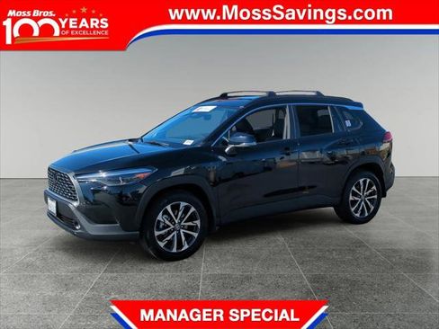 Certified 2024 Toyota Corolla Cross XLE image 1