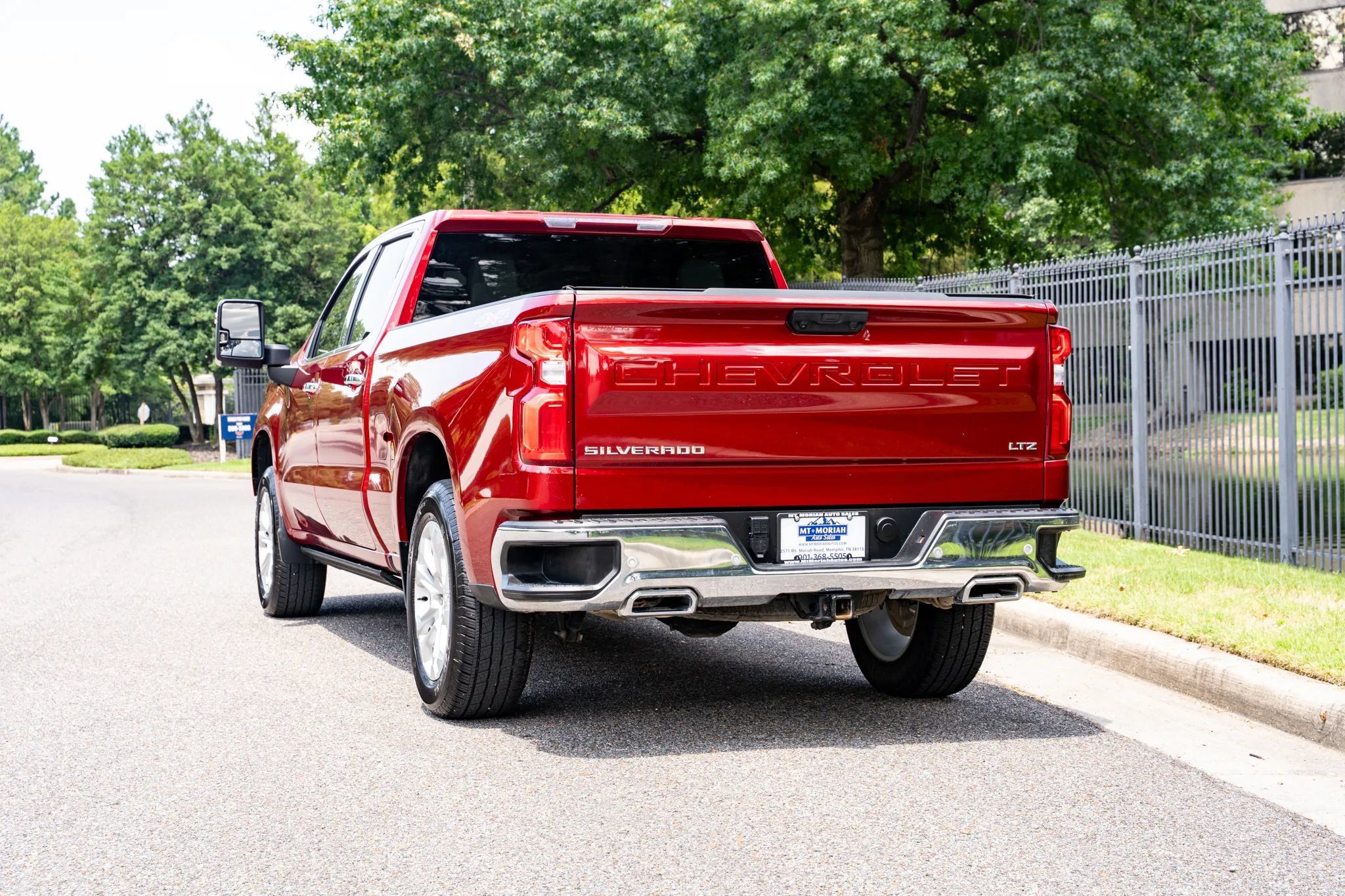 Used 2024 Chevrolet Silverado 1500 LTZ AWD/4WD image 7