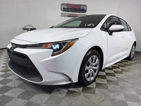 Used 2022 Toyota Corolla LE image 7