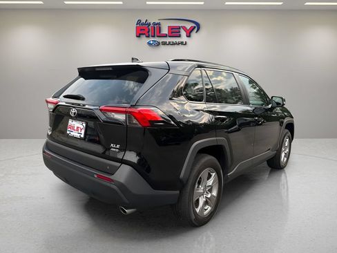 Used 2025 Toyota RAV4 XLE AWD/4WD image 6