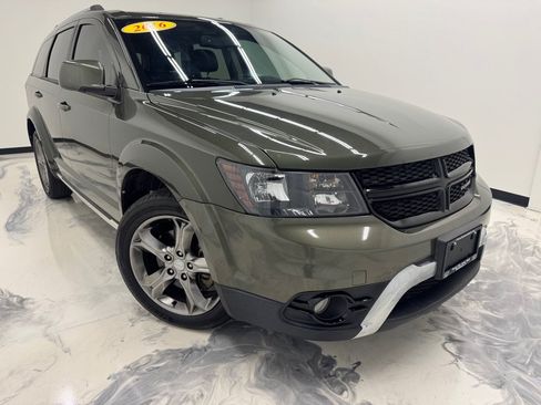 Used 2016 Dodge Journey Crossroad FWD image 2