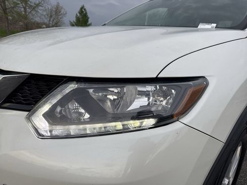 Used 2016 Nissan Rogue SV AWD/4WD image 38