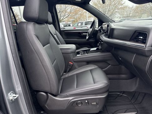 Used 2025 Chevrolet Tahoe Z71 w/ Comfort Package image 25