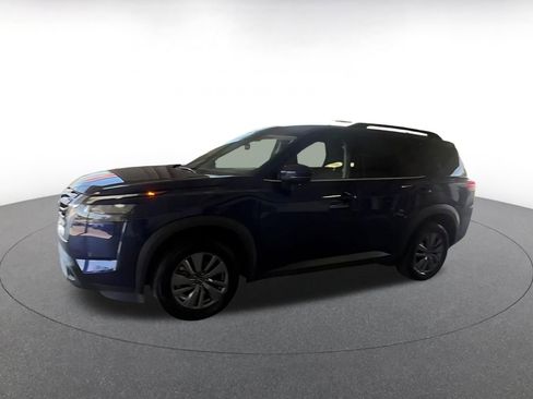 Used 2025 Nissan Pathfinder SV image 8