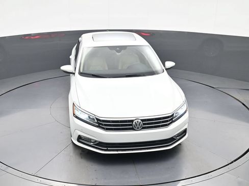 Used 2017 Volkswagen Passat 1.8T SEL Premium FWD image 26
