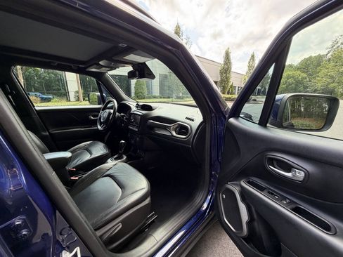 Used 2019 Jeep Renegade Limited w/ Quick Order Package 22P FWD image 17