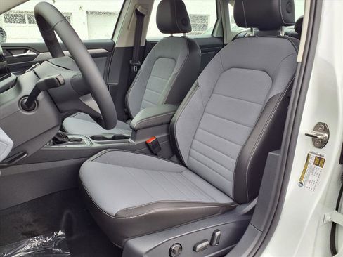 New 2026 Volkswagen Jetta SE image 4