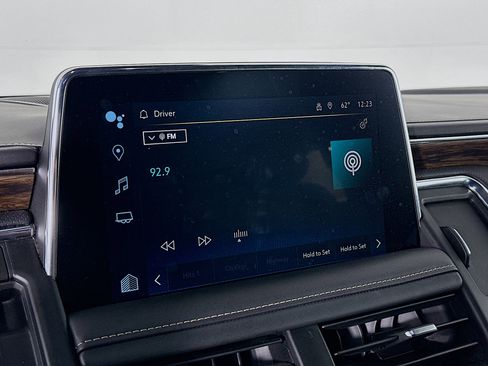 Used 2023 Chevrolet Suburban Premier image 21