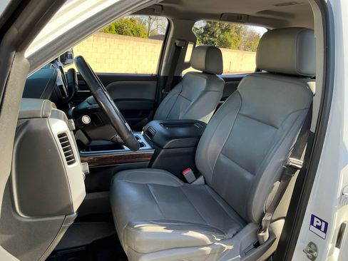 Used 2018 GMC Sierra 1500 SLT w/ Enhanced Driver Alert Package image 18