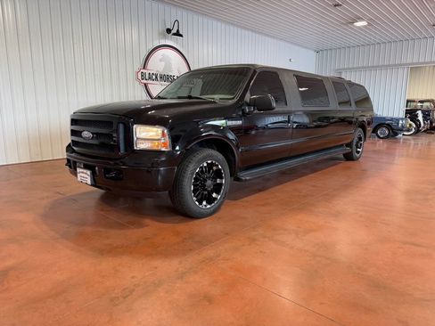 Used 2005 Ford Excursion XLS RWD image 5
