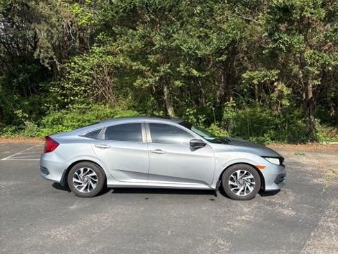 Used 2016 Honda Civic EX image 19