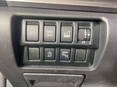 Used 2023 Subaru Forester Premium AWD/4WD image 26