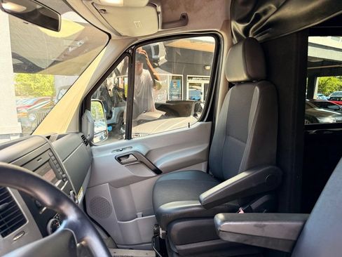 Used 2015 Mercedes-Benz Sprinter 3500 image 19