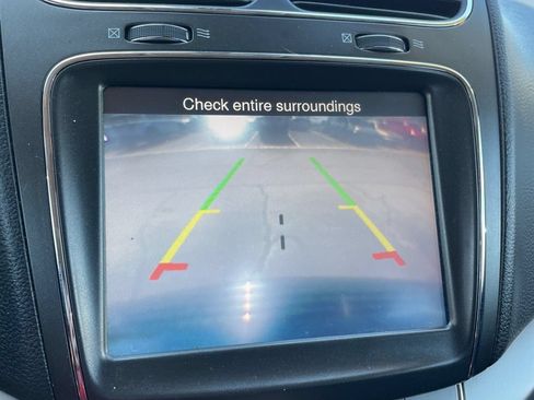 Used 2018 Dodge Journey Crossroad w/ Nav & Sun Group FWD image 8