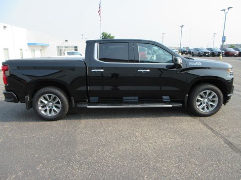 Certified 2022 Chevrolet Silverado 1500 High Country w/ Technology Package AWD/4WD image 4