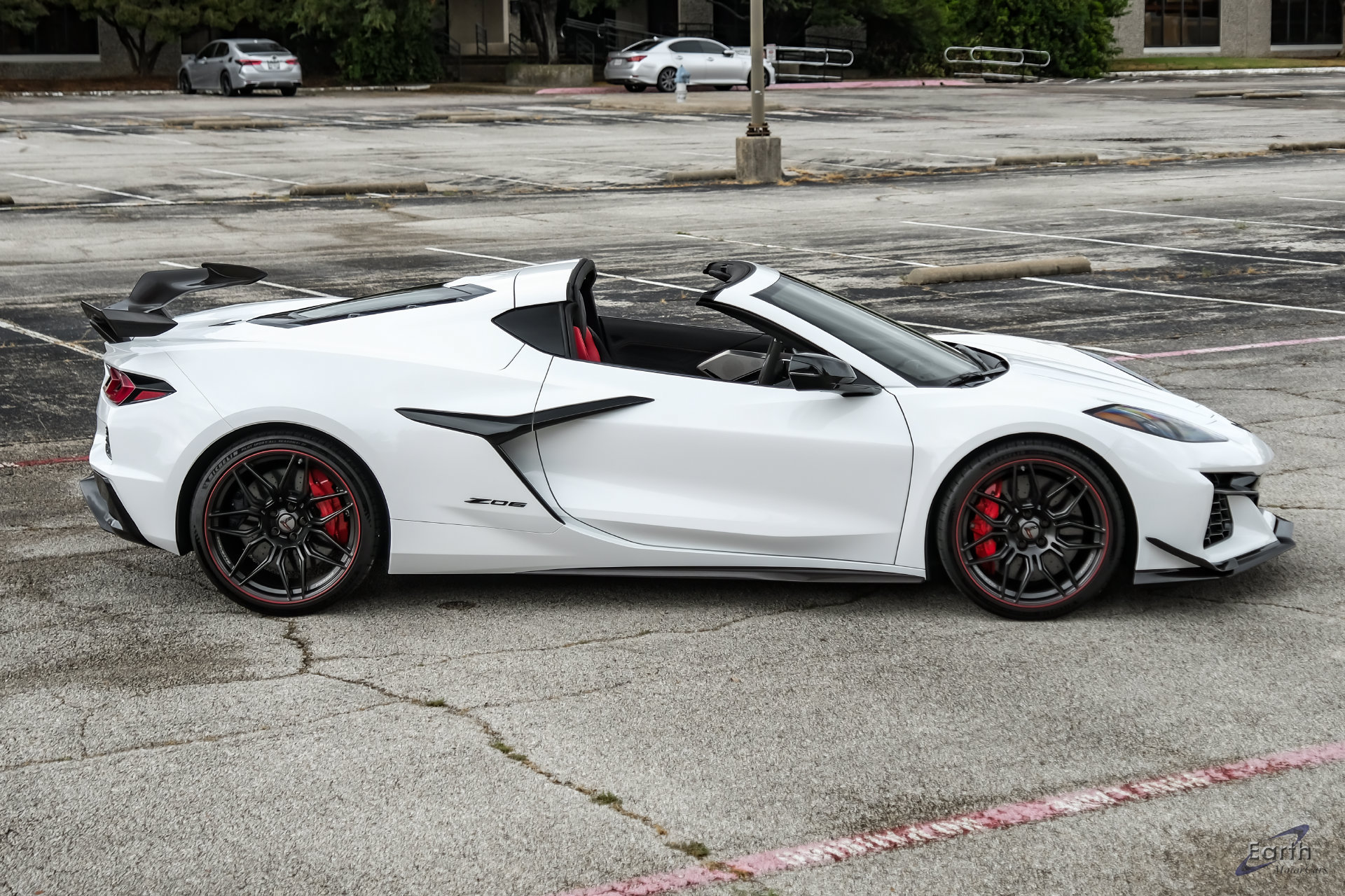 Used 2024 Chevrolet Corvette Z06 w/ Z07 Performance Package RWD image 28