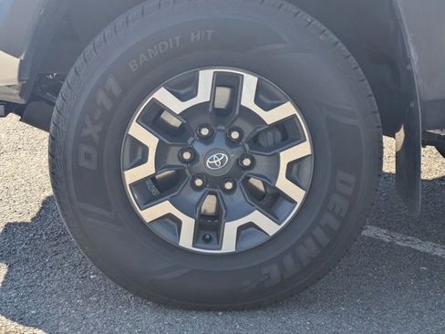Used 2021 Toyota Tacoma TRD Off-Road image 9
