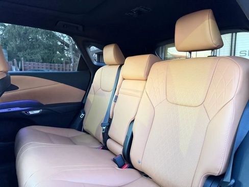 Used 2025 Lexus RX 350 w/ Convenience Package image 15