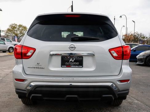 Used 2018 Nissan Pathfinder S image 12