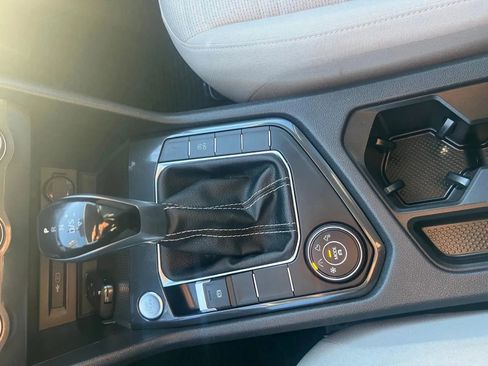 Used 2022 Volkswagen Tiguan S image 20