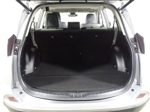 Used 2018 Toyota RAV4 Limited image 15