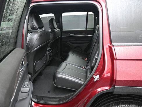 Used 2024 Jeep Grand Cherokee Limited AWD/4WD image 30