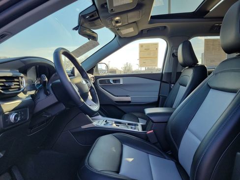 Certified 2022 Ford Explorer XLT w/ Equipment Group 202A image 16