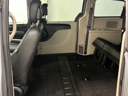 Used 2019 Dodge Grand Caravan SXT w/ Driver Convenience Group FWD image 35