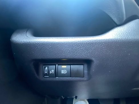 Used 2025 Toyota RAV4 LE AWD/4WD image 13