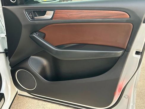 Used 2017 Audi Q5 2.0T Premium Plus w/ Technology Package image 18