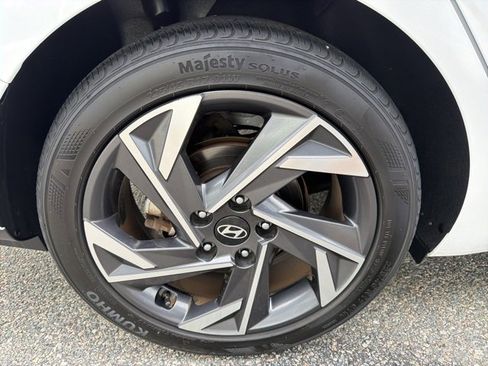 Certified 2024 Hyundai Elantra SEL w/ Convenience Package image 37