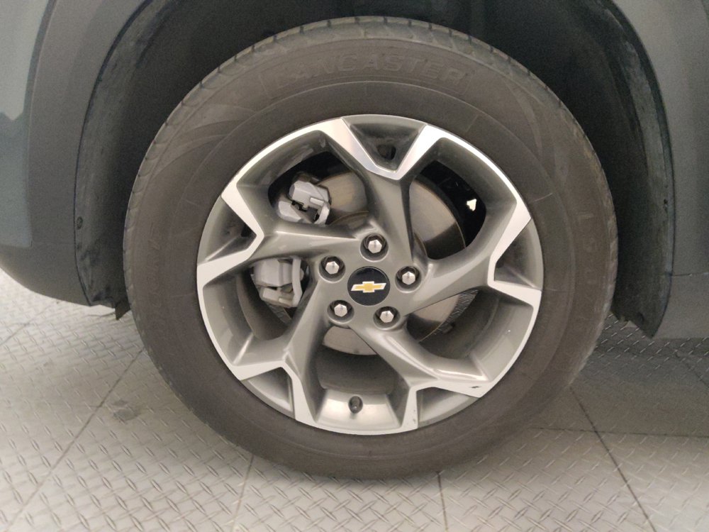 Used 2025 Chevrolet Trax LT FWD image 31