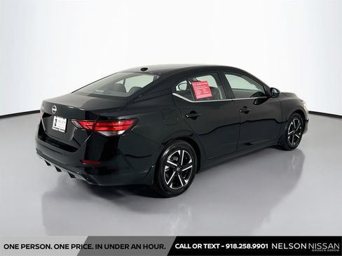 Used 2025 Nissan Sentra SV FWD image 5