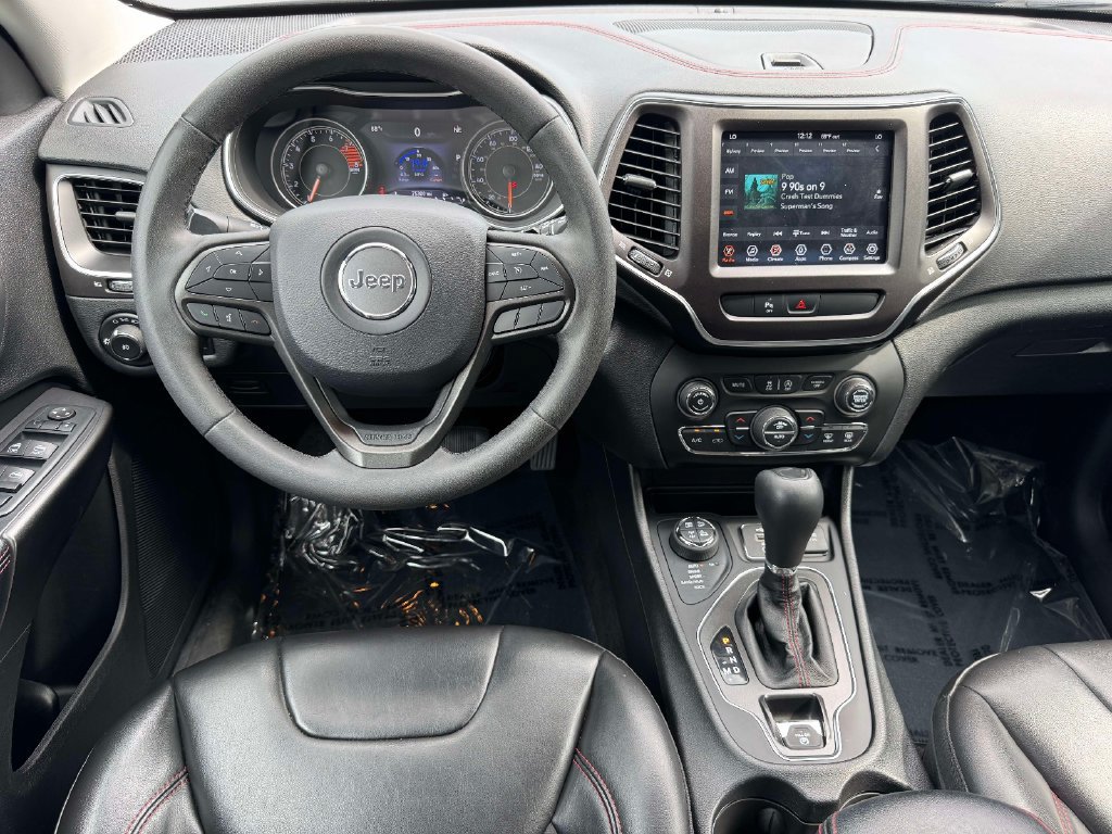 Used 2020 Jeep Cherokee Trailhawk AWD/4WD image 15