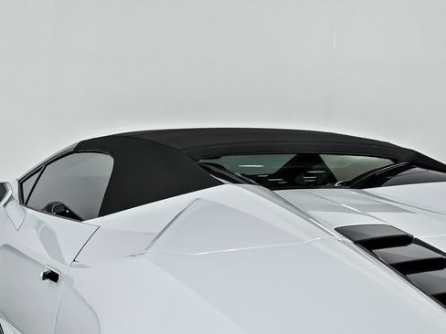 Used 2023 Lamborghini Huracan EVO RWD image 37