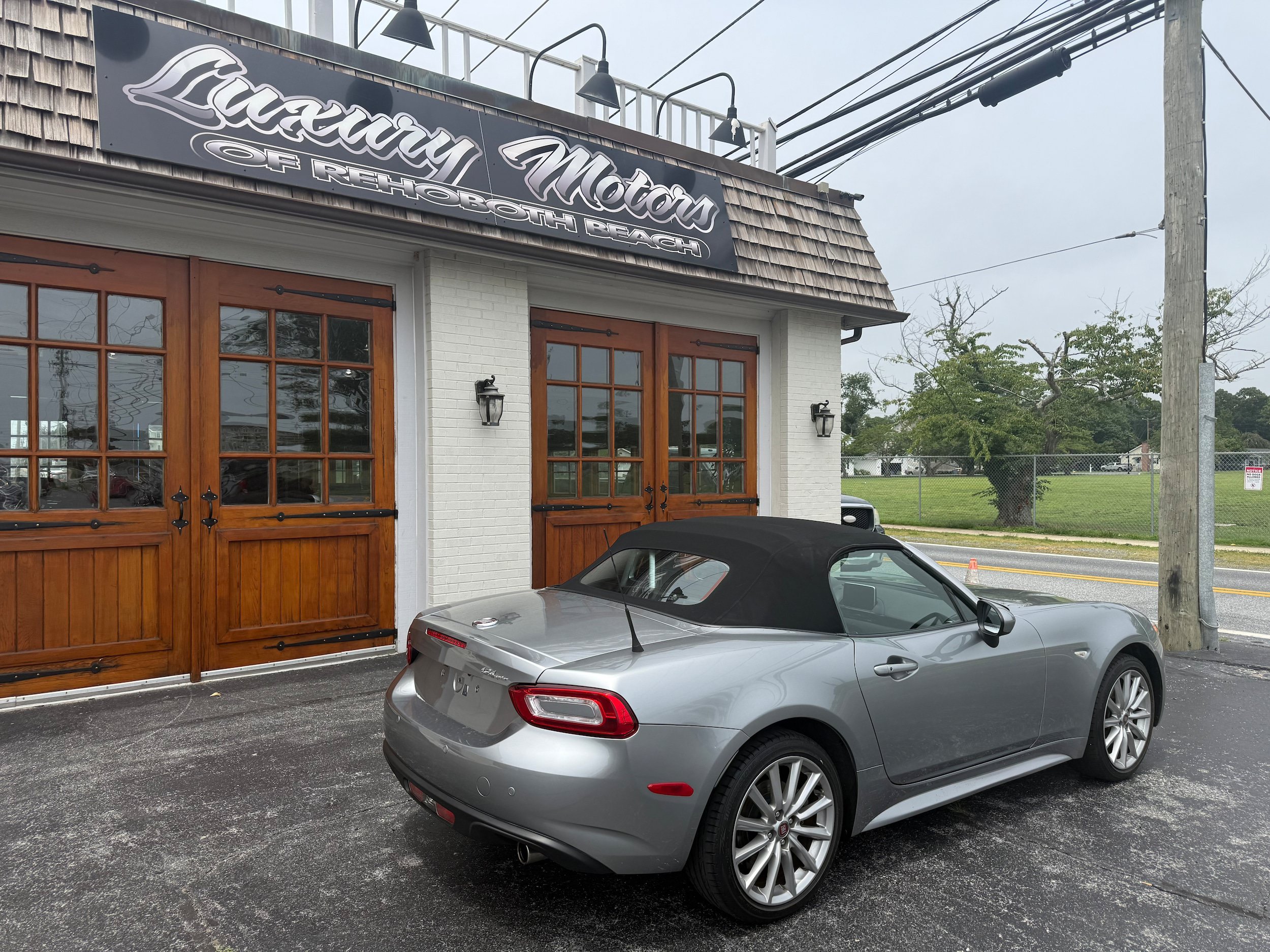 Used 2017 FIAT 124 Spider Lusso RWD image 2