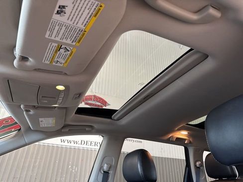 Used 2018 Nissan Pathfinder SL w/ SL Premium Package image 29