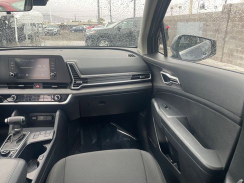 Used 2025 Kia Sportage LX image 33
