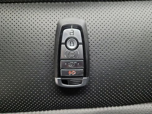 Used 2020 Ford Escape SE Sport image 32