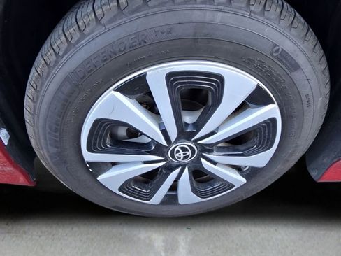 Used 2017 Toyota Prius Prime Premium w/ Carpet Mat Package image 8