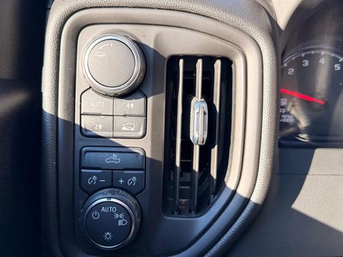 Used 2023 Chevrolet Silverado 1500 Custom image 26