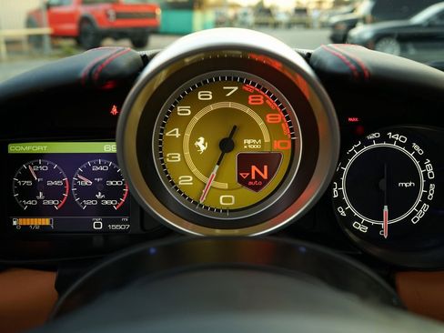 Used 2016 Ferrari California T image 14