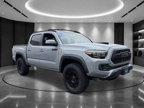 Used 2017 Toyota Tacoma TRD Pro AWD/4WD image 2