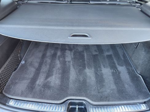 Used 2024 Mercedes-Benz GLC 300 4MATIC image 35