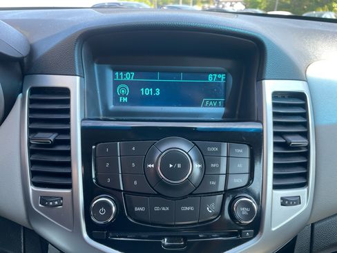 Used 2015 Chevrolet Cruze LT image 15