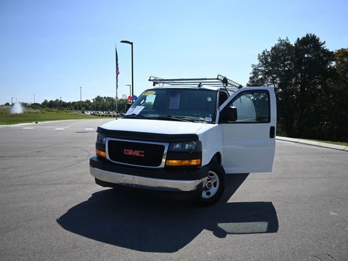 Used 2020 GMC Savana 3500 Extended w/ Driver Convenience Package image 47