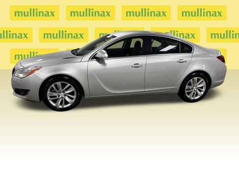 Used 2015 Buick Regal image 9