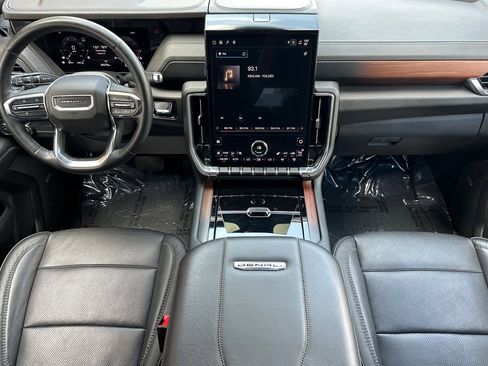 Certified 2025 GMC Yukon Denali image 14
