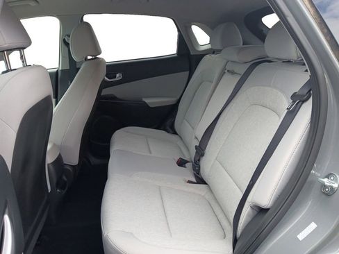 Used 2023 Hyundai Kona SE image 13