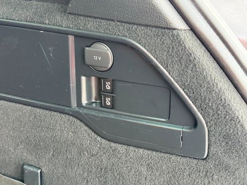 Used 2012 Volkswagen Touareg VR6 image 36